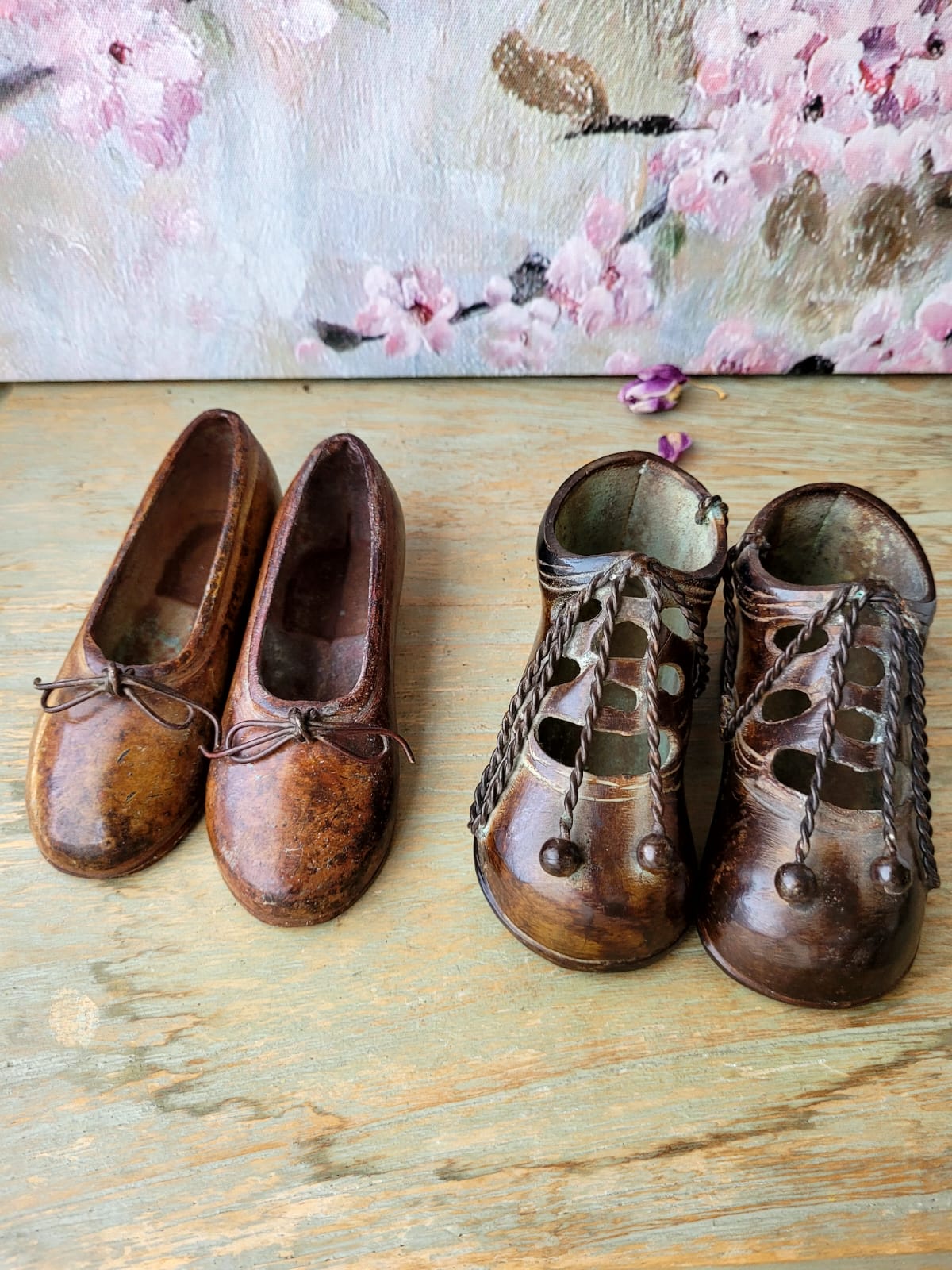 Dos parejas de zapatos — vista conjunta